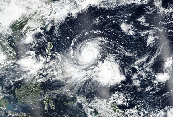 difference-between-typhoon-and-hurricane-similarities-and-faqs